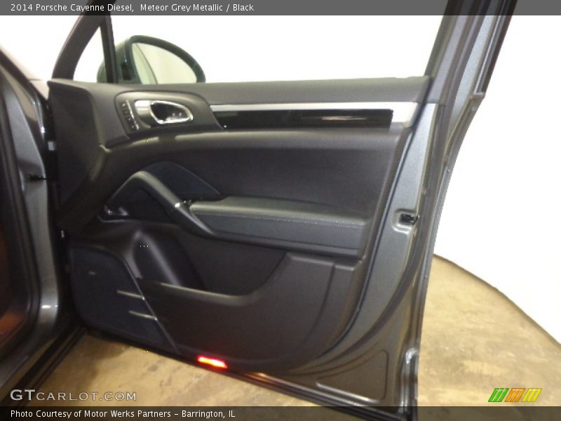 Meteor Grey Metallic / Black 2014 Porsche Cayenne Diesel