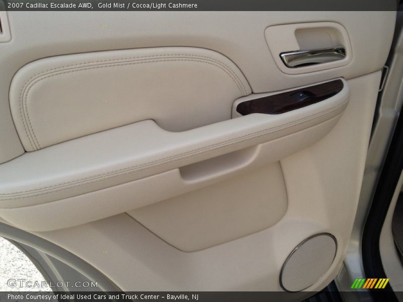 Gold Mist / Cocoa/Light Cashmere 2007 Cadillac Escalade AWD