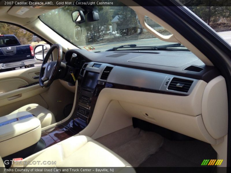 Gold Mist / Cocoa/Light Cashmere 2007 Cadillac Escalade AWD