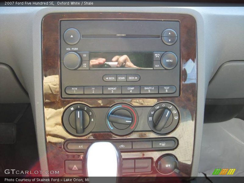Oxford White / Shale 2007 Ford Five Hundred SE