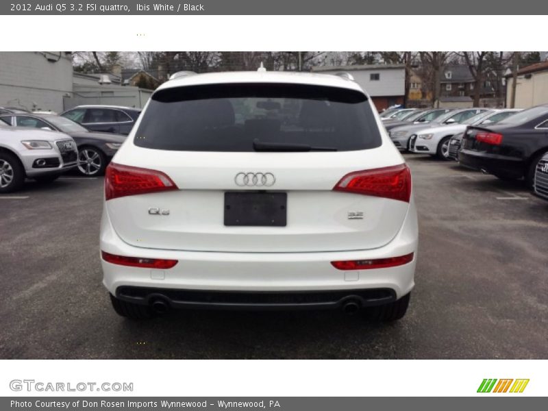 Ibis White / Black 2012 Audi Q5 3.2 FSI quattro