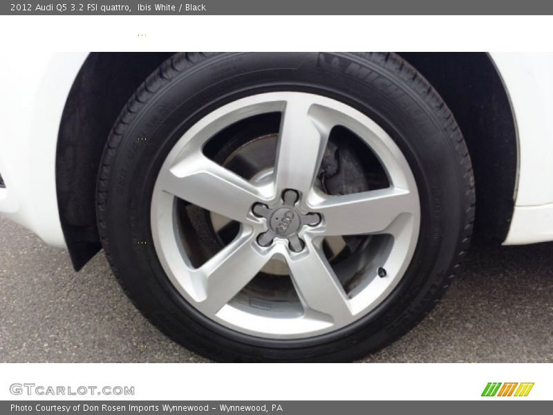Ibis White / Black 2012 Audi Q5 3.2 FSI quattro
