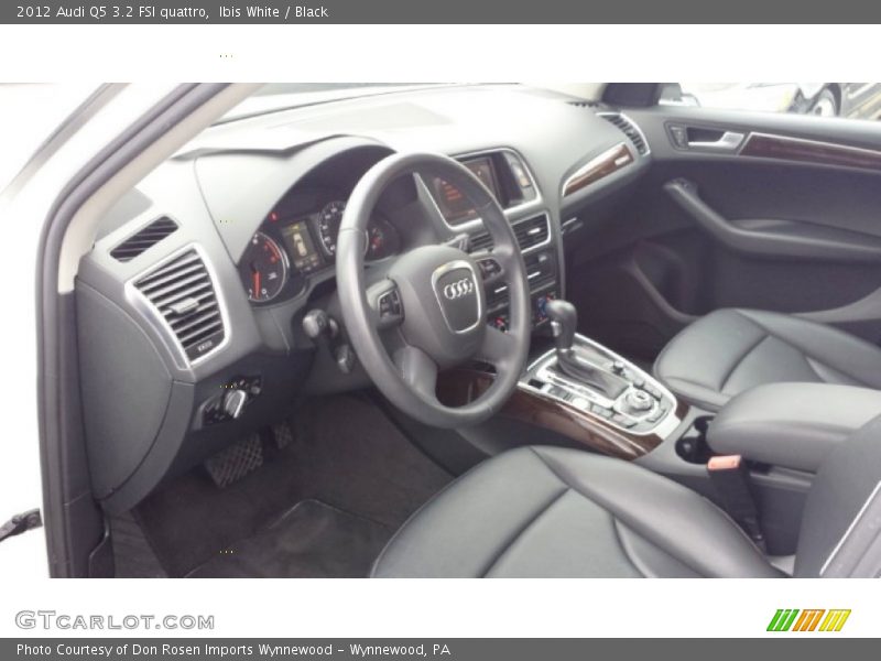 Ibis White / Black 2012 Audi Q5 3.2 FSI quattro