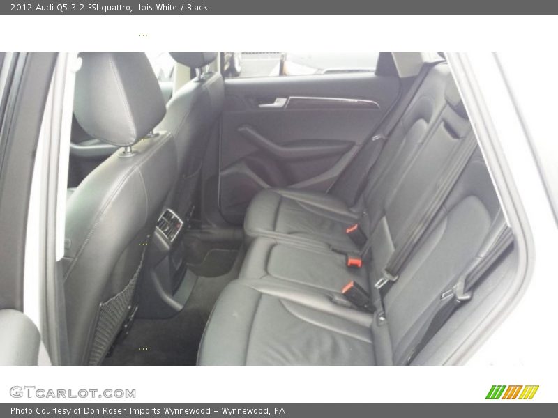 Ibis White / Black 2012 Audi Q5 3.2 FSI quattro