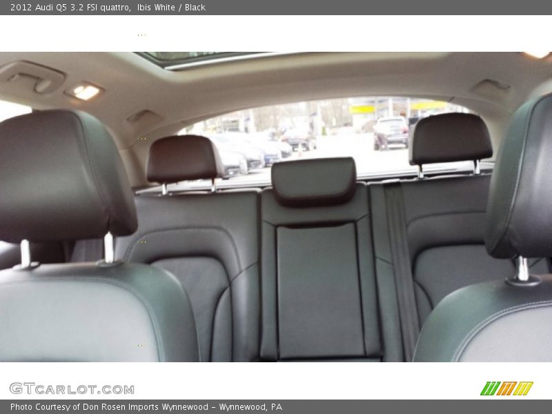 Ibis White / Black 2012 Audi Q5 3.2 FSI quattro