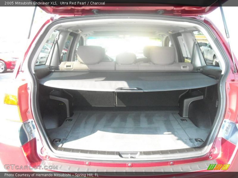 Ultra Red Pearl / Charcoal 2005 Mitsubishi Endeavor XLS