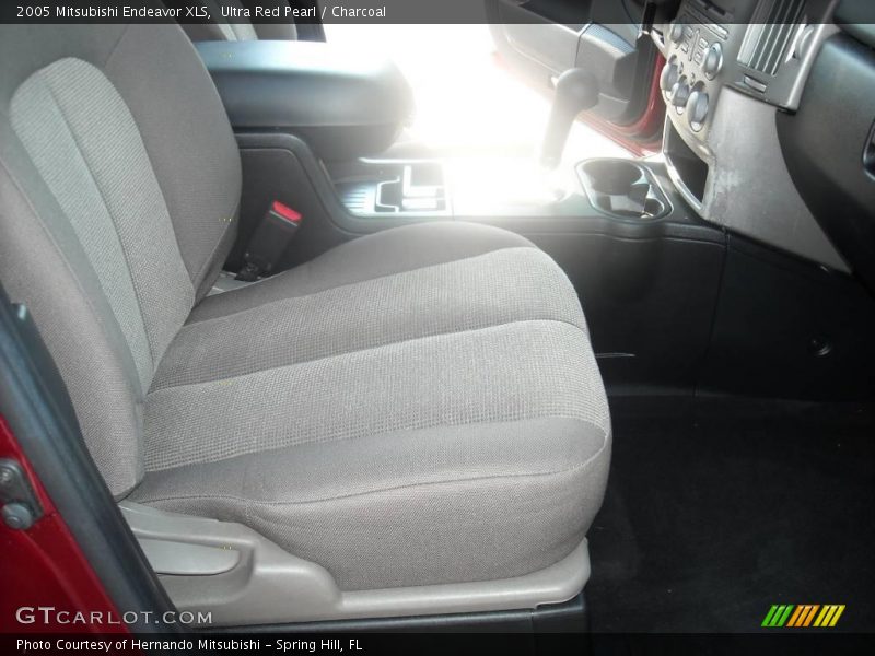 Ultra Red Pearl / Charcoal 2005 Mitsubishi Endeavor XLS