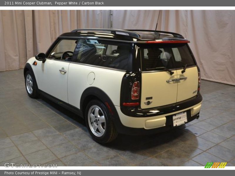 Pepper White / Carbon Black 2011 Mini Cooper Clubman