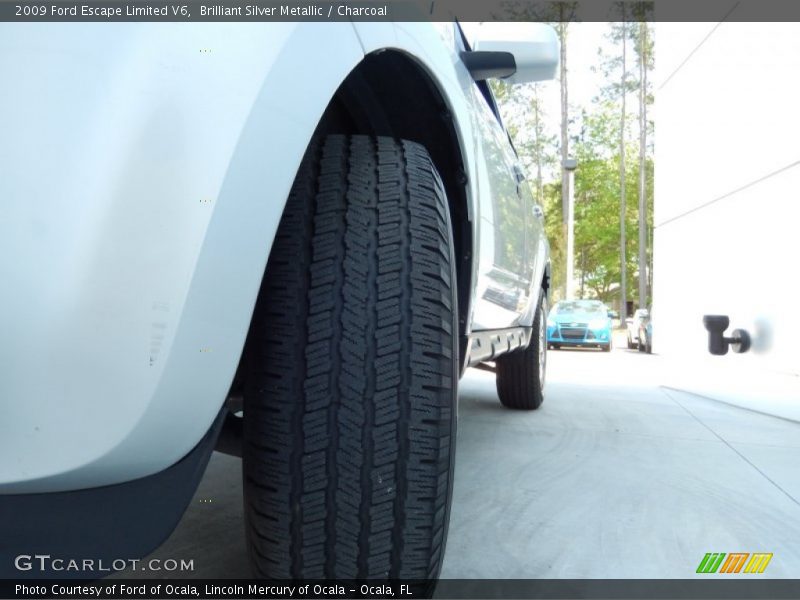 Brilliant Silver Metallic / Charcoal 2009 Ford Escape Limited V6