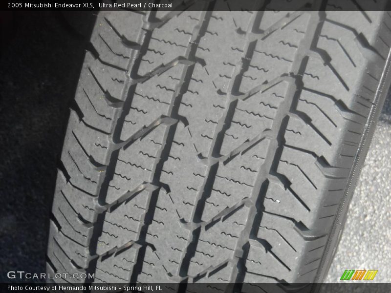 Ultra Red Pearl / Charcoal 2005 Mitsubishi Endeavor XLS
