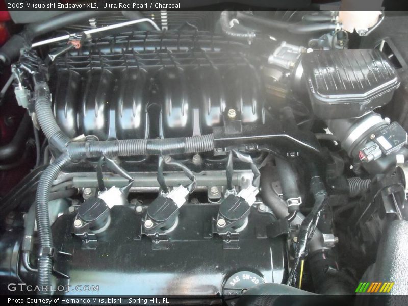 Ultra Red Pearl / Charcoal 2005 Mitsubishi Endeavor XLS