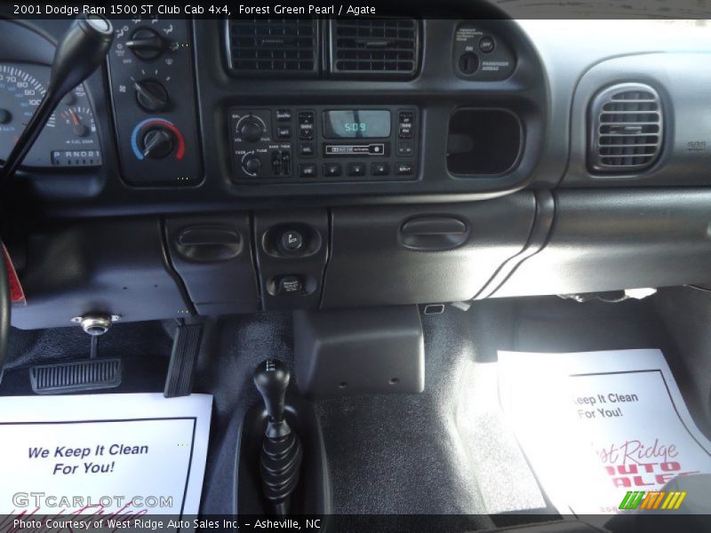 Forest Green Pearl / Agate 2001 Dodge Ram 1500 ST Club Cab 4x4