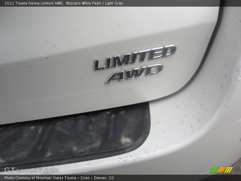 Blizzard White Pearl / Light Gray 2011 Toyota Sienna Limited AWD