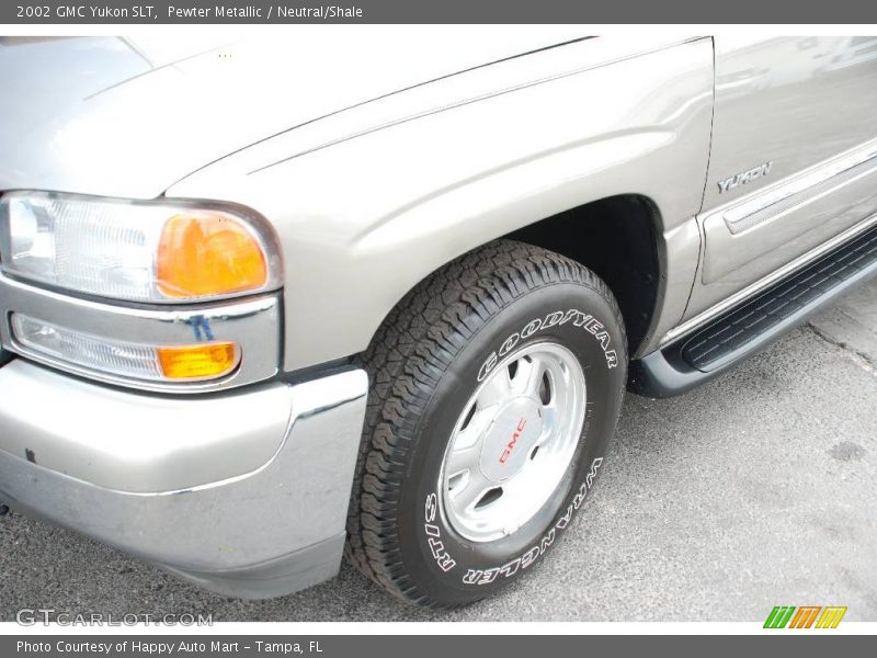 Pewter Metallic / Neutral/Shale 2002 GMC Yukon SLT
