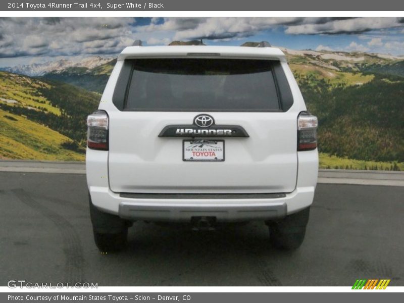 Super White / Black 2014 Toyota 4Runner Trail 4x4