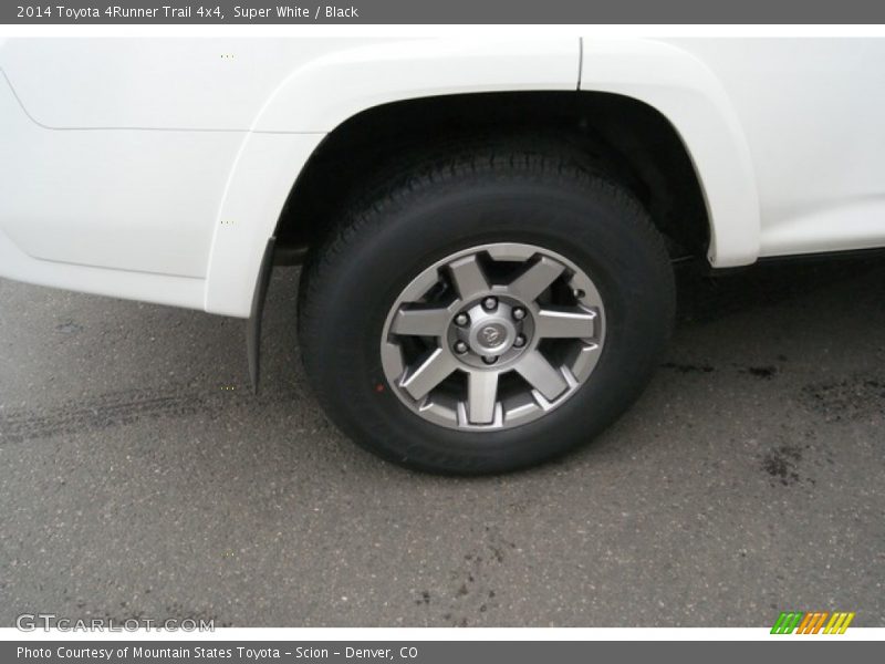 Super White / Black 2014 Toyota 4Runner Trail 4x4