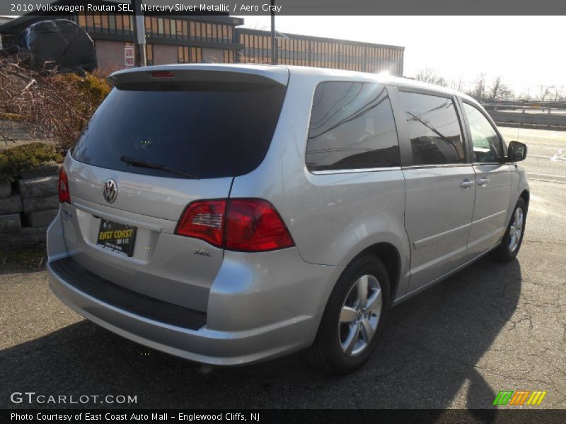 Mercury Silver Metallic / Aero Gray 2010 Volkswagen Routan SEL