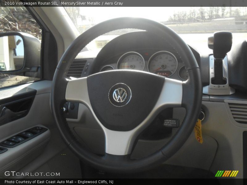 Mercury Silver Metallic / Aero Gray 2010 Volkswagen Routan SEL