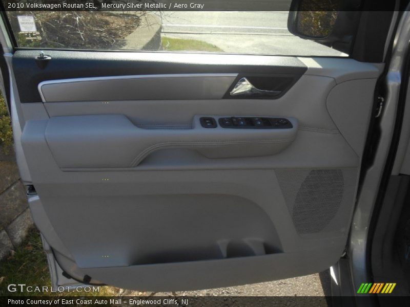 Mercury Silver Metallic / Aero Gray 2010 Volkswagen Routan SEL
