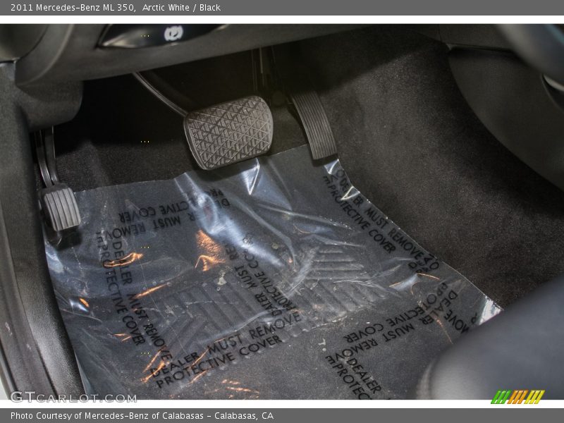 Arctic White / Black 2011 Mercedes-Benz ML 350