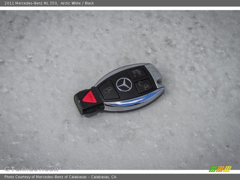 Arctic White / Black 2011 Mercedes-Benz ML 350
