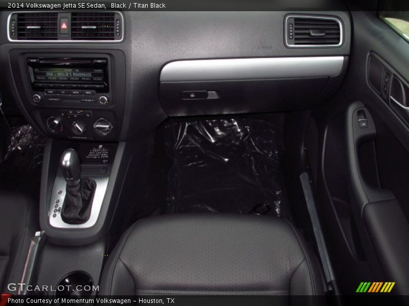 Black / Titan Black 2014 Volkswagen Jetta SE Sedan