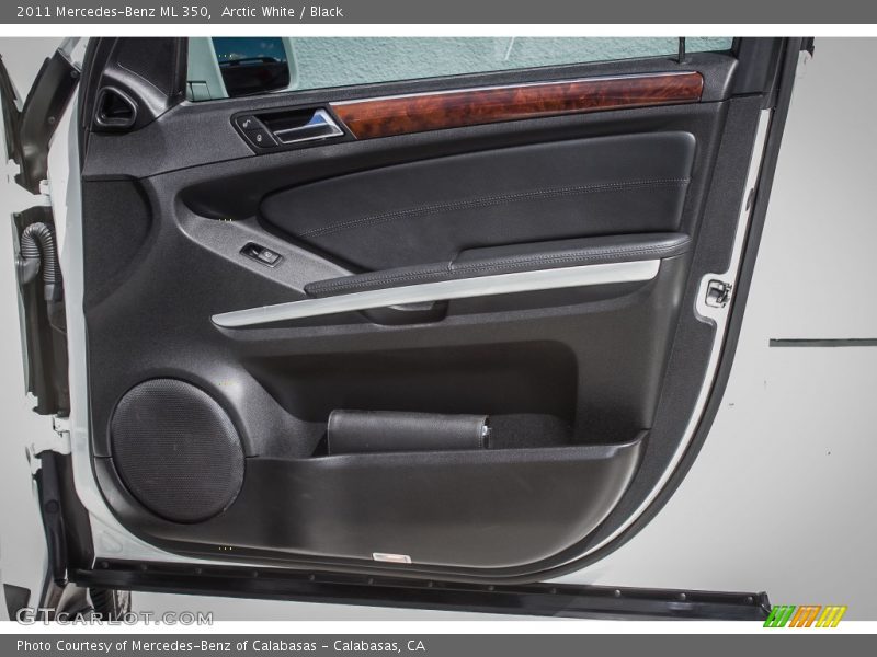 Arctic White / Black 2011 Mercedes-Benz ML 350
