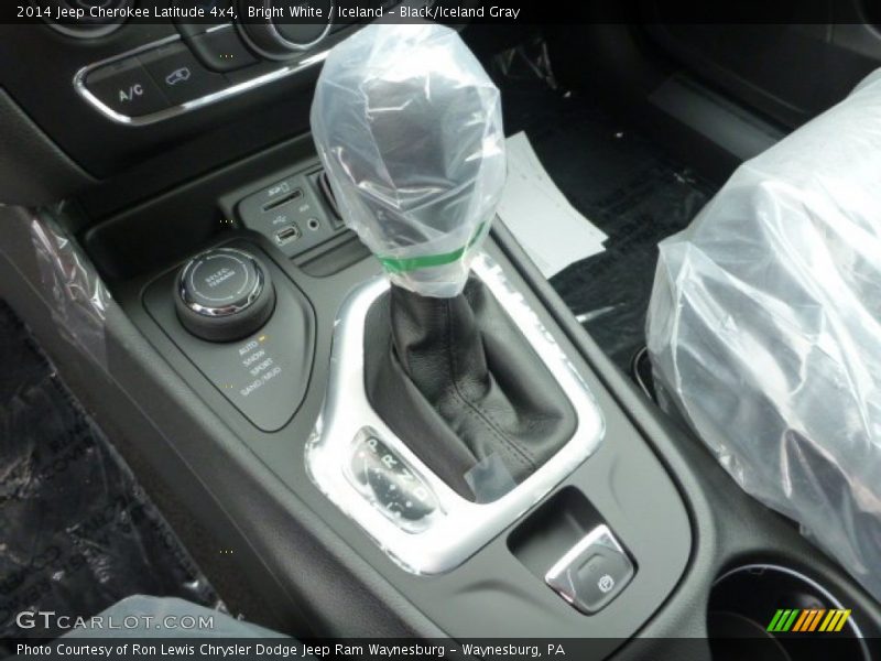 Bright White / Iceland - Black/Iceland Gray 2014 Jeep Cherokee Latitude 4x4