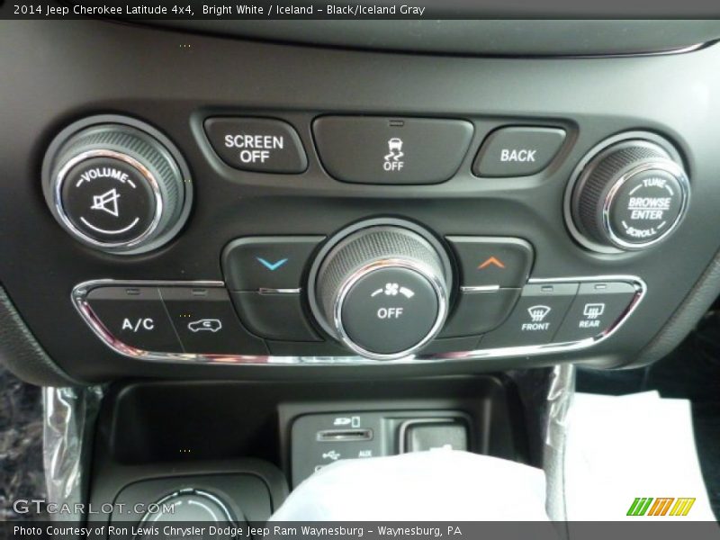 Bright White / Iceland - Black/Iceland Gray 2014 Jeep Cherokee Latitude 4x4