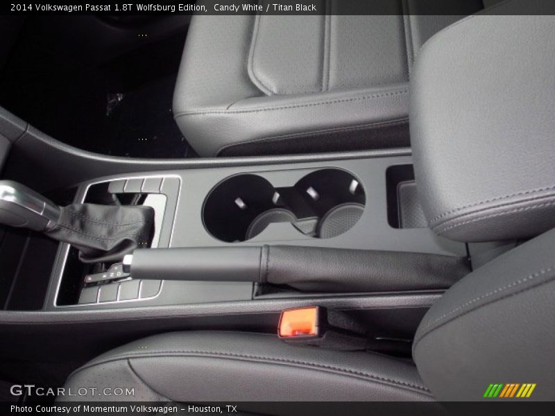 Candy White / Titan Black 2014 Volkswagen Passat 1.8T Wolfsburg Edition
