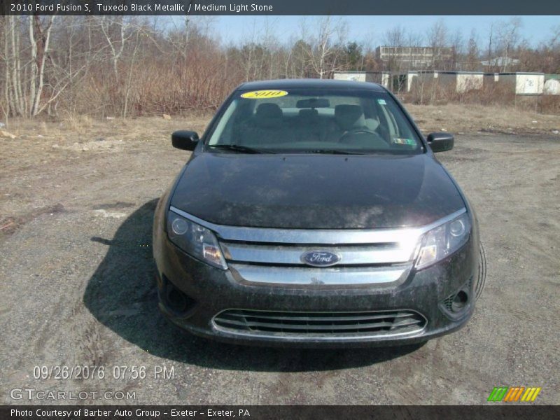 Tuxedo Black Metallic / Medium Light Stone 2010 Ford Fusion S