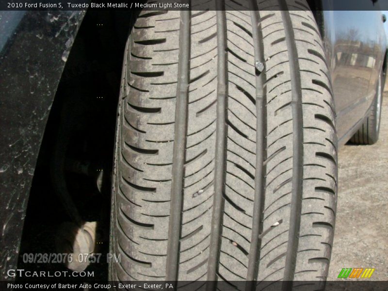 Tuxedo Black Metallic / Medium Light Stone 2010 Ford Fusion S