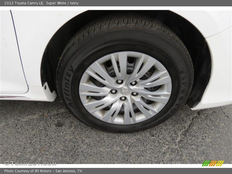 Super White / Ivory 2013 Toyota Camry LE