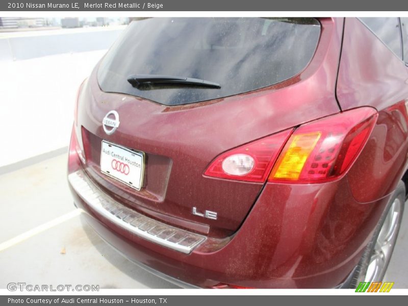 Merlot Red Metallic / Beige 2010 Nissan Murano LE