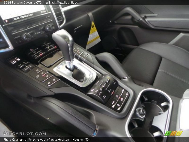 Controls of 2014 Cayenne GTS