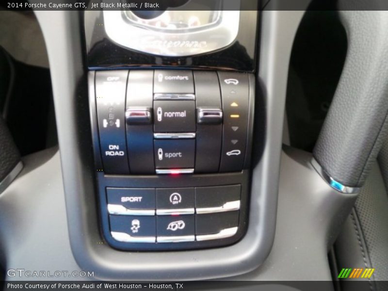 Controls of 2014 Cayenne GTS