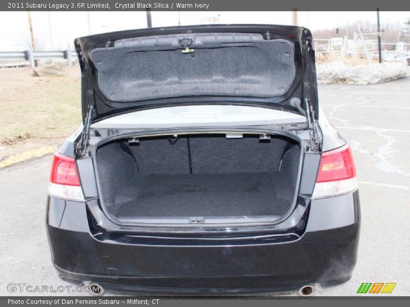 Crystal Black Silica / Warm Ivory 2011 Subaru Legacy 3.6R Limited