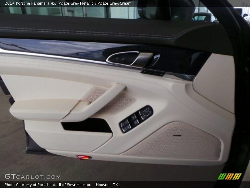 Door Panel of 2014 Panamera 4S