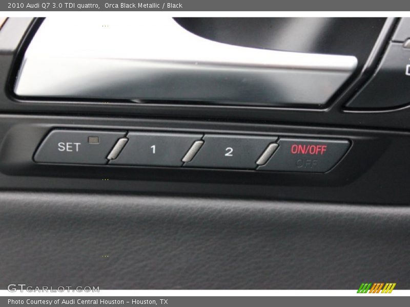 Orca Black Metallic / Black 2010 Audi Q7 3.0 TDI quattro