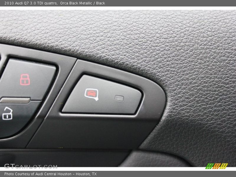 Orca Black Metallic / Black 2010 Audi Q7 3.0 TDI quattro