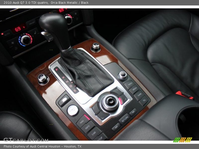 Orca Black Metallic / Black 2010 Audi Q7 3.0 TDI quattro