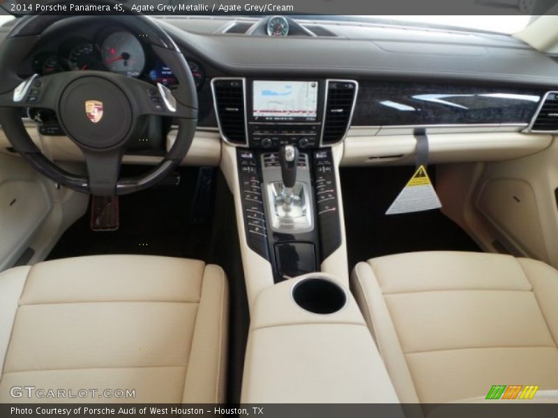 Dashboard of 2014 Panamera 4S