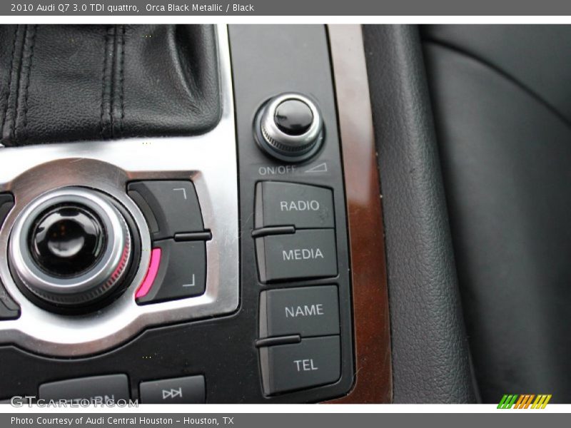 Orca Black Metallic / Black 2010 Audi Q7 3.0 TDI quattro