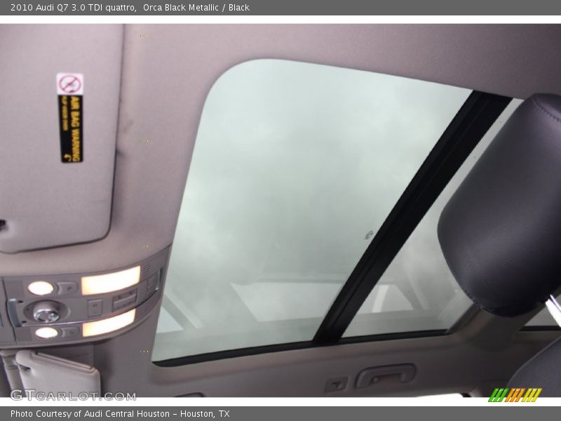 Orca Black Metallic / Black 2010 Audi Q7 3.0 TDI quattro