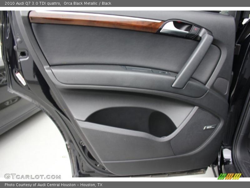 Orca Black Metallic / Black 2010 Audi Q7 3.0 TDI quattro