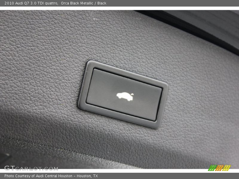 Orca Black Metallic / Black 2010 Audi Q7 3.0 TDI quattro