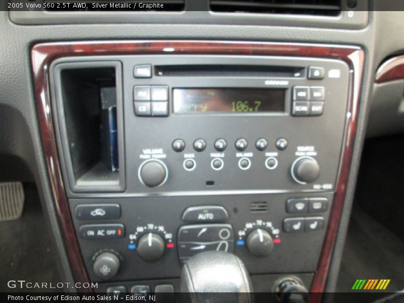 Silver Metallic / Graphite 2005 Volvo S60 2.5T AWD