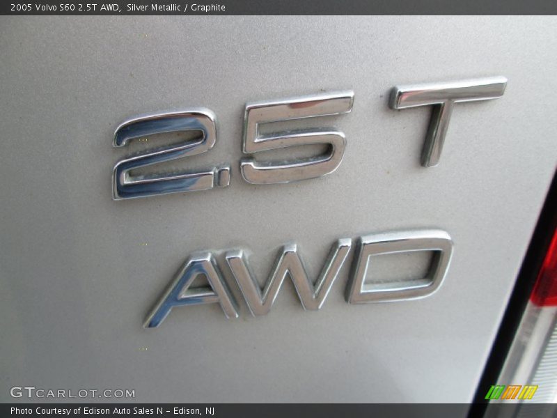 Silver Metallic / Graphite 2005 Volvo S60 2.5T AWD