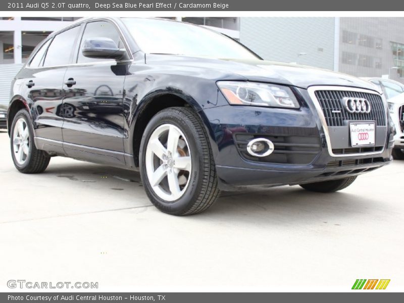 Deep Sea Blue Pearl Effect / Cardamom Beige 2011 Audi Q5 2.0T quattro