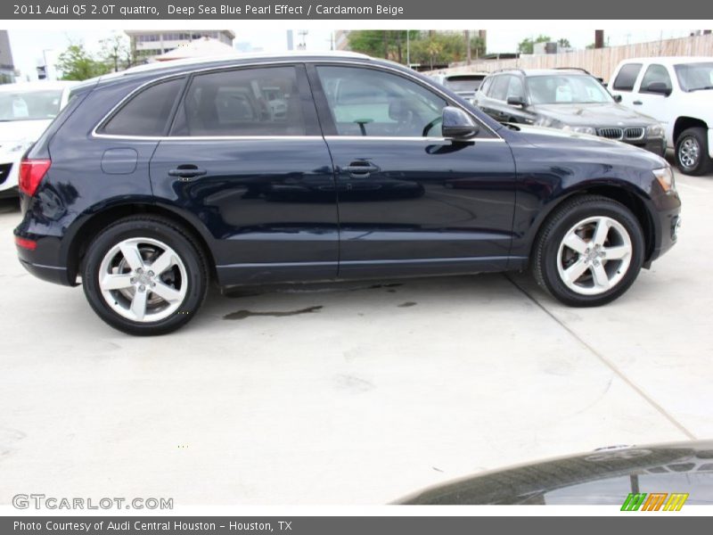 Deep Sea Blue Pearl Effect / Cardamom Beige 2011 Audi Q5 2.0T quattro